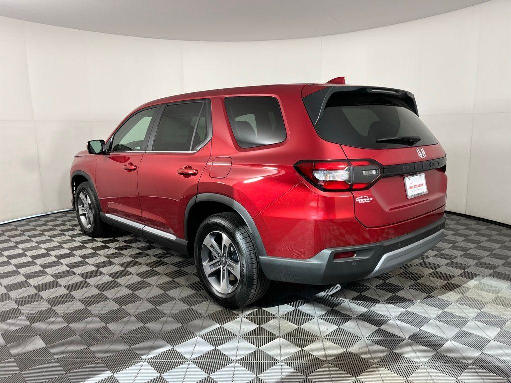 new 2025 Honda Pilot car, priced at $45,450
