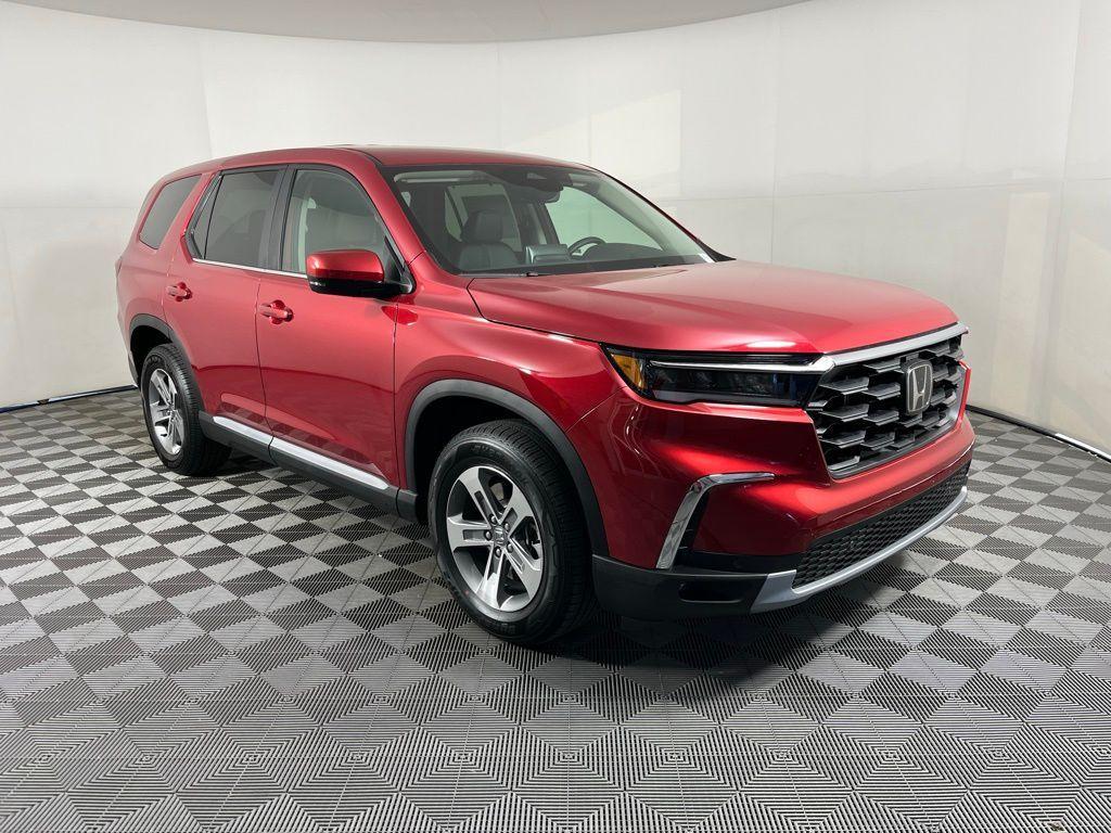 new 2025 Honda Pilot car, priced at $45,450