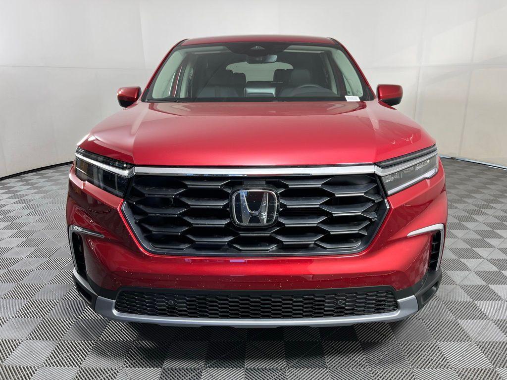 new 2025 Honda Pilot car, priced at $45,450