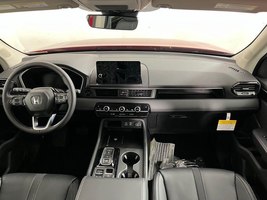 new 2025 Honda Pilot car, priced at $45,450