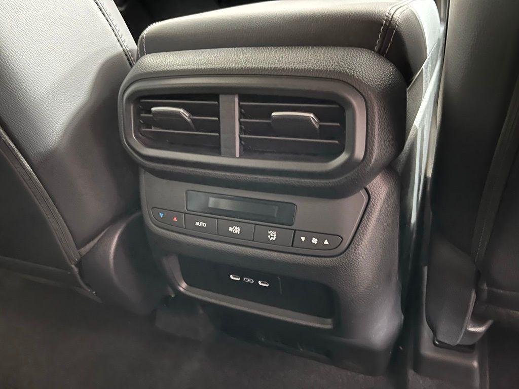 new 2025 Honda Pilot car, priced at $45,450