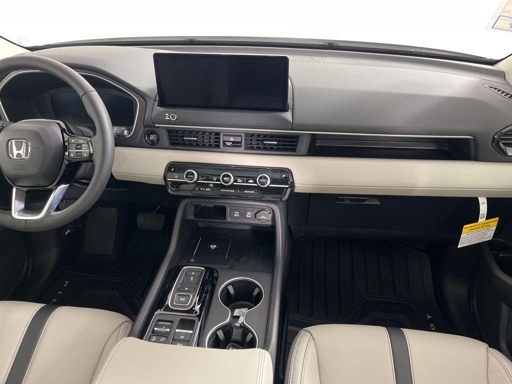 new 2026 Honda Pilot car, priced at $54,245