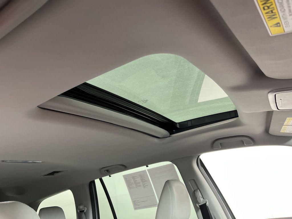 used 2022 Honda Pilot car, priced at $33,358