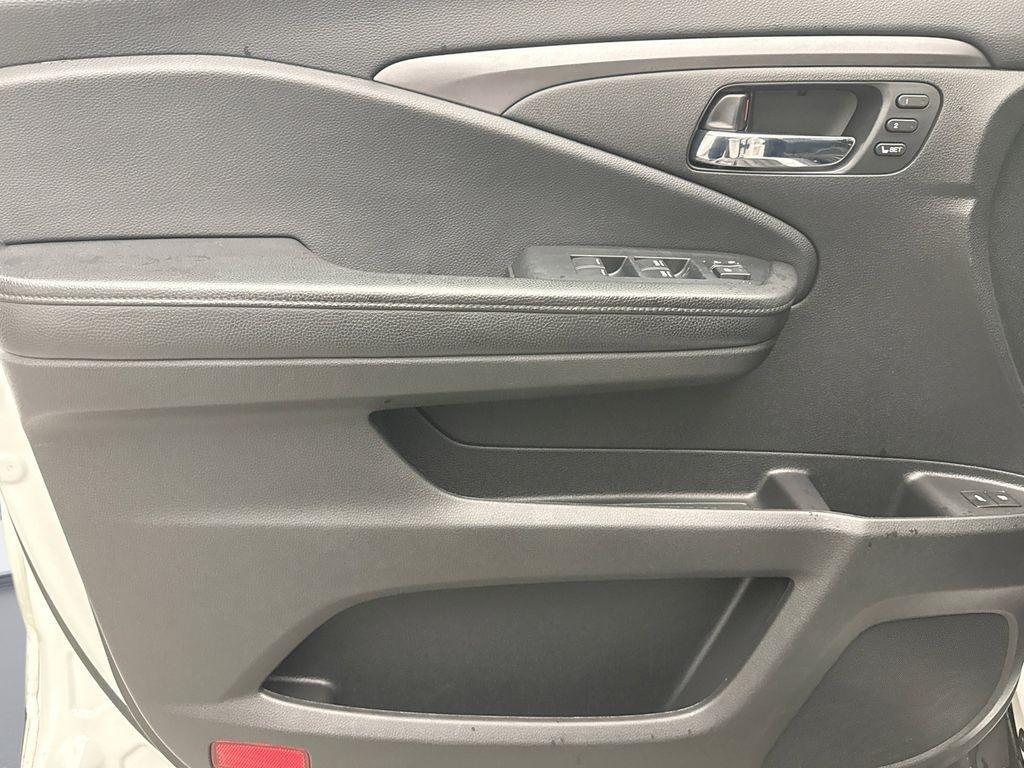 used 2021 Honda Pilot car, priced at $27,250