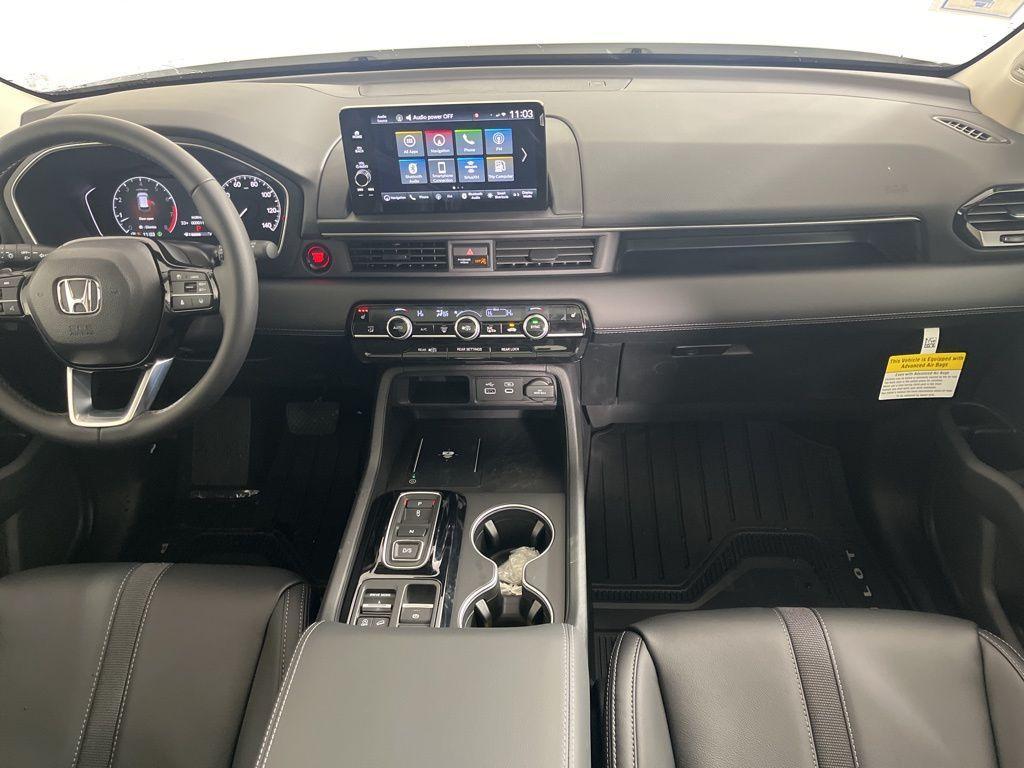 new 2025 Honda Pilot car, priced at $54,300