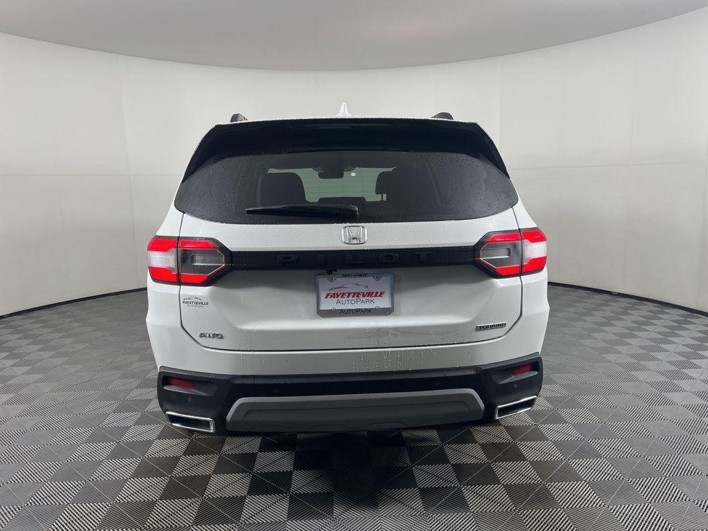 new 2025 Honda Pilot car, priced at $54,300