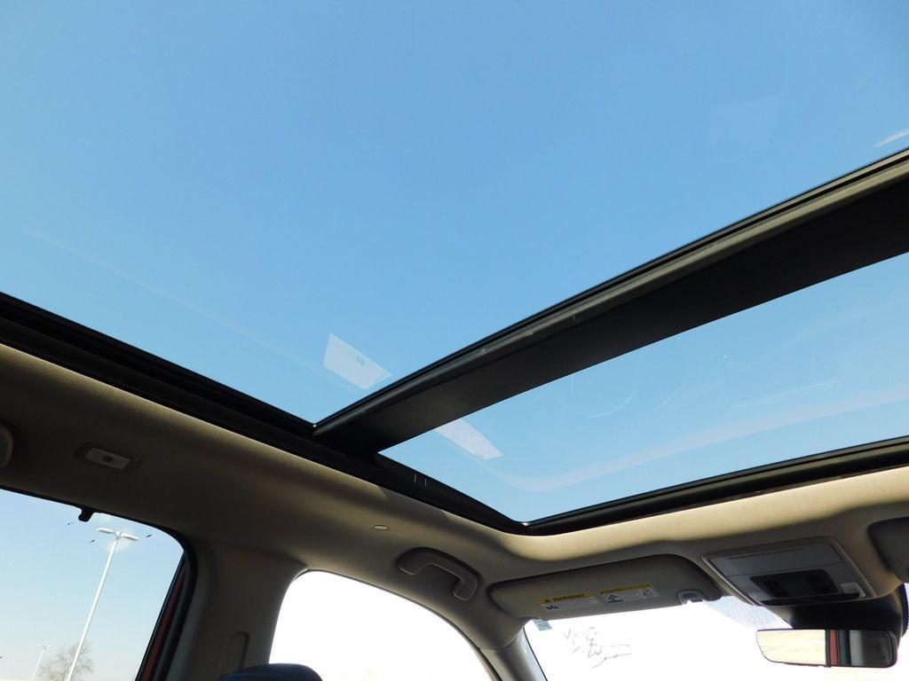 used 2025 Honda Pilot car, priced at $40,640