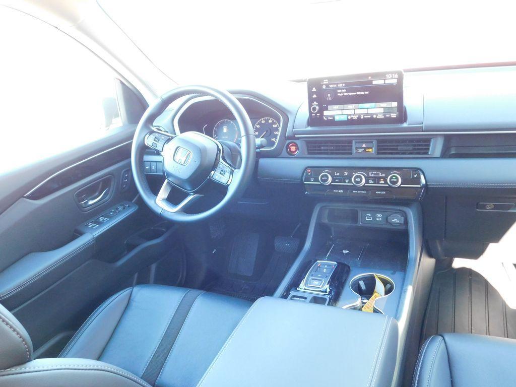 used 2025 Honda Pilot car, priced at $44,370