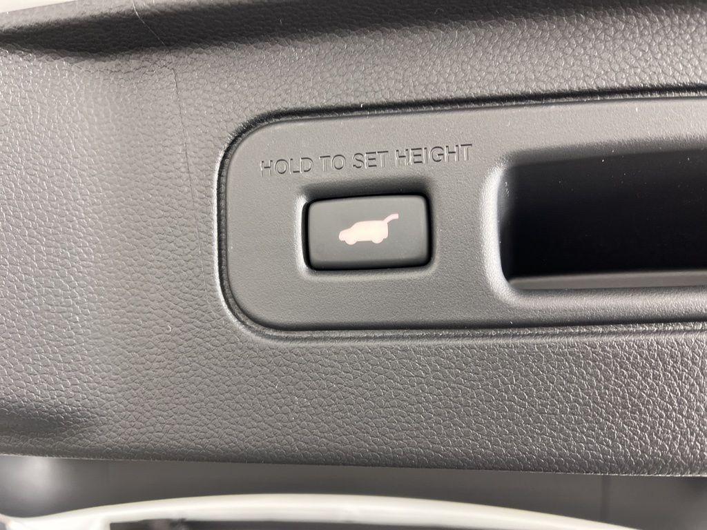 new 2025 Honda Pilot car, priced at $46,180