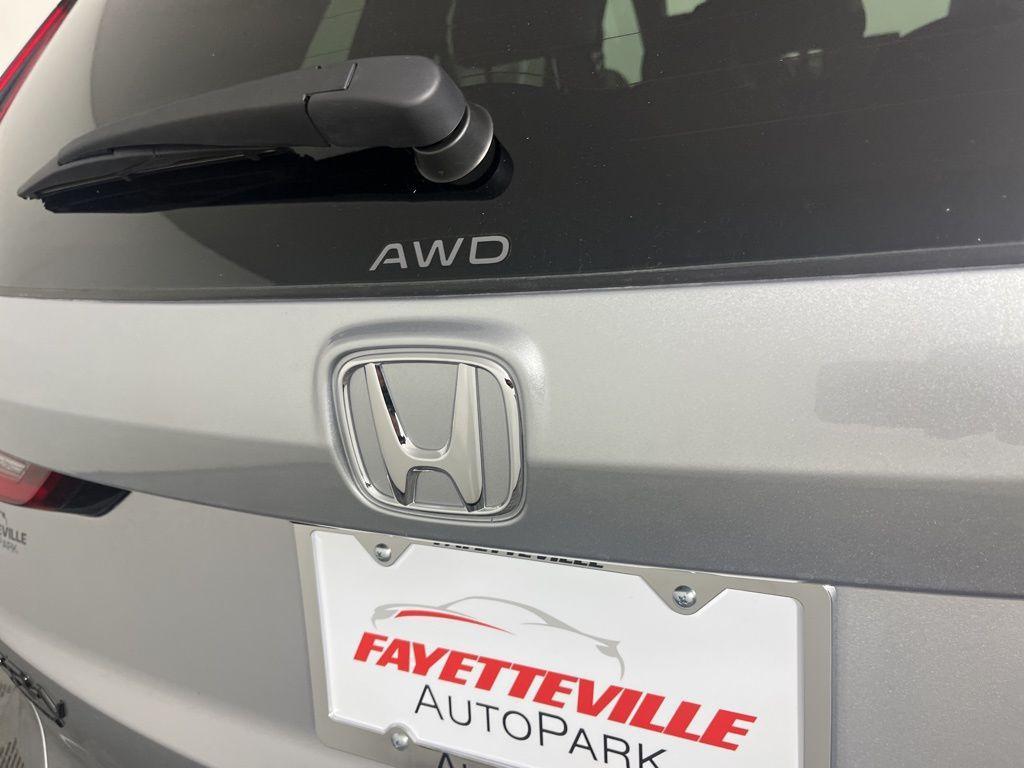 new 2026 Honda CR-V Hybrid car, priced at $39,684