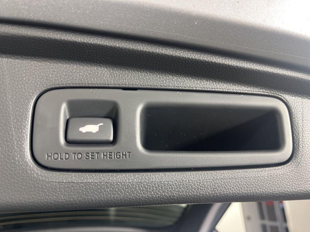 new 2026 Honda CR-V Hybrid car, priced at $39,684