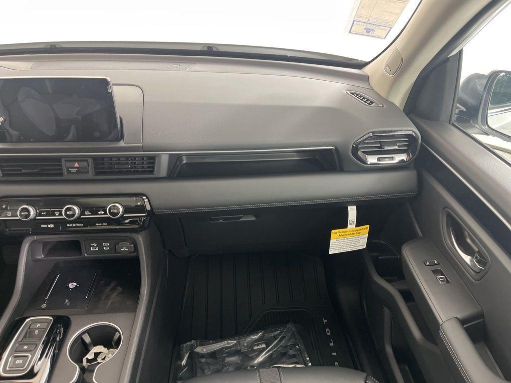 new 2025 Honda Pilot car, priced at $53,450