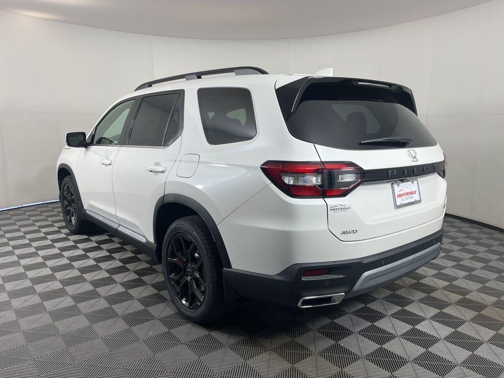 new 2025 Honda Pilot car, priced at $53,450