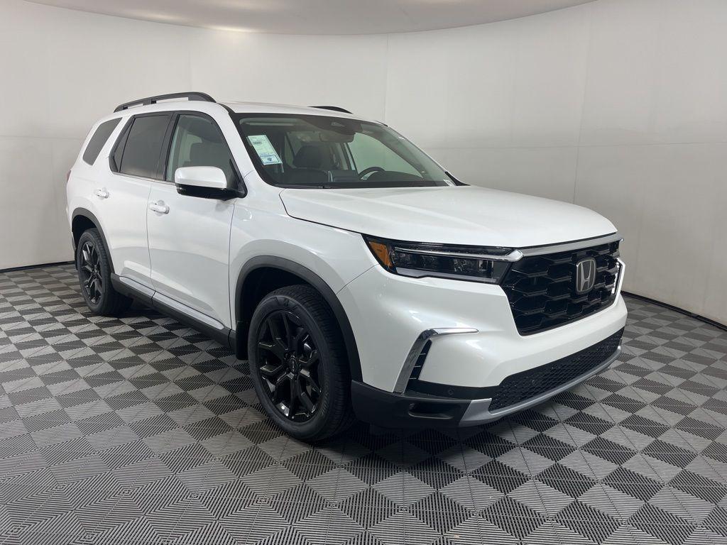 new 2025 Honda Pilot car, priced at $53,450