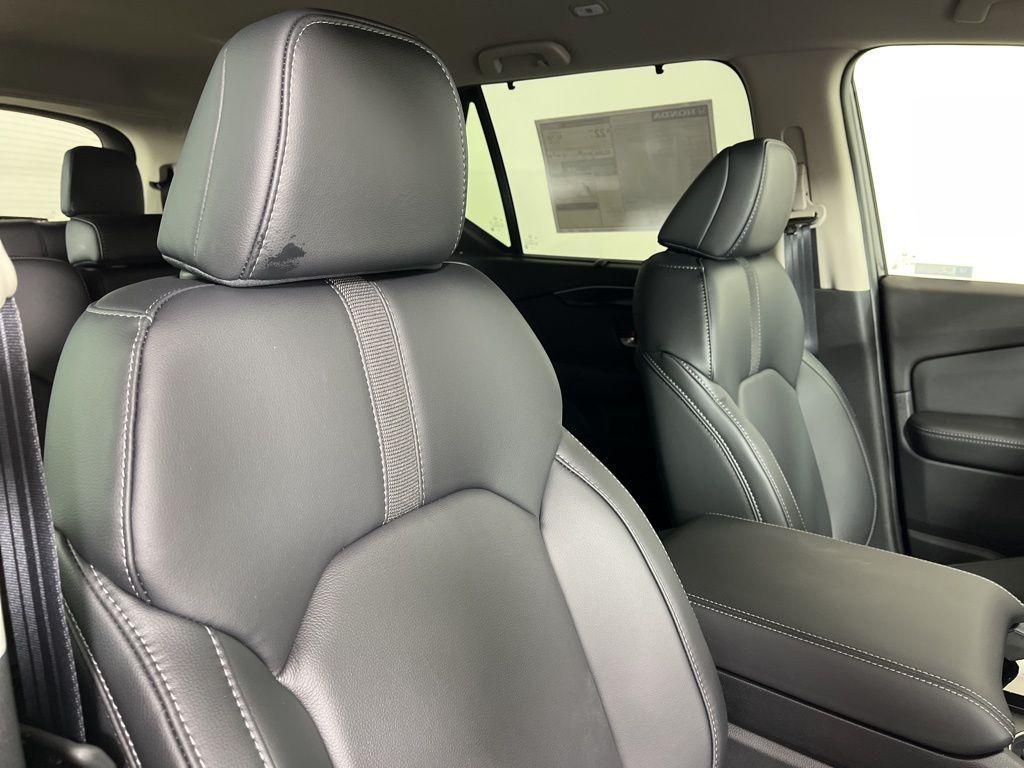 new 2026 Honda Pilot car, priced at $45,990