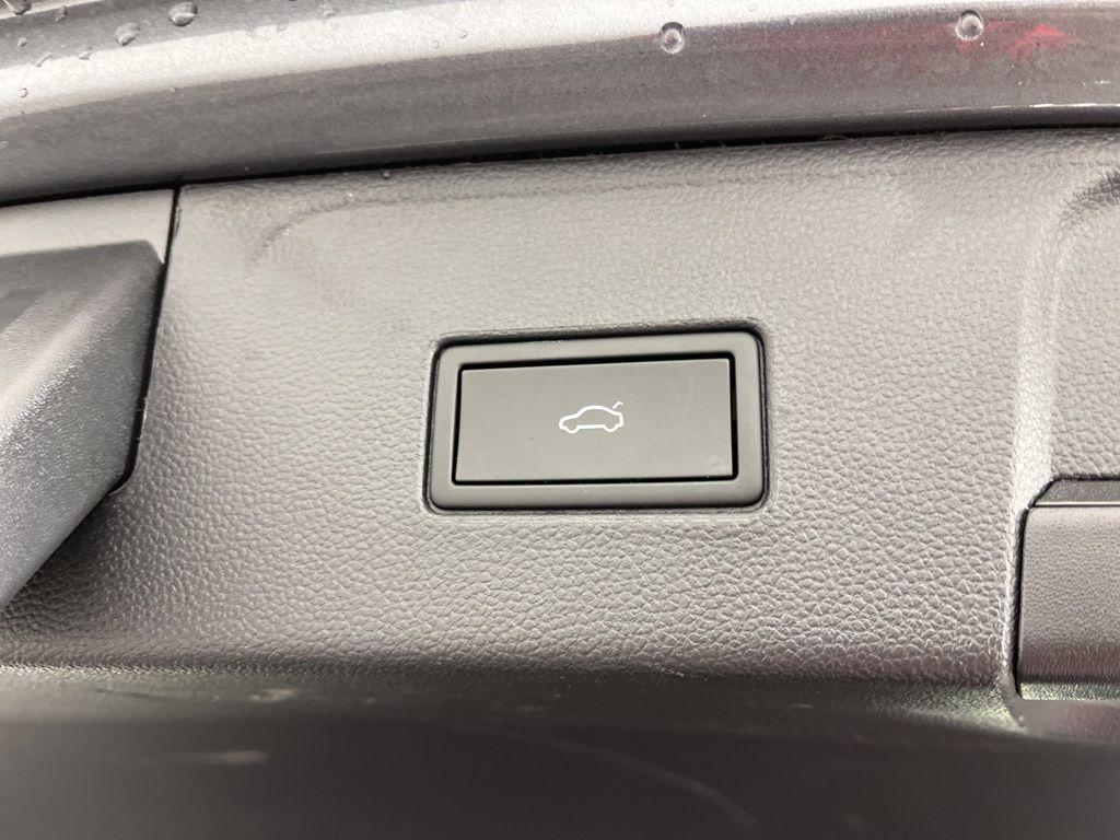 used 2024 Volkswagen Atlas car, priced at $33,670