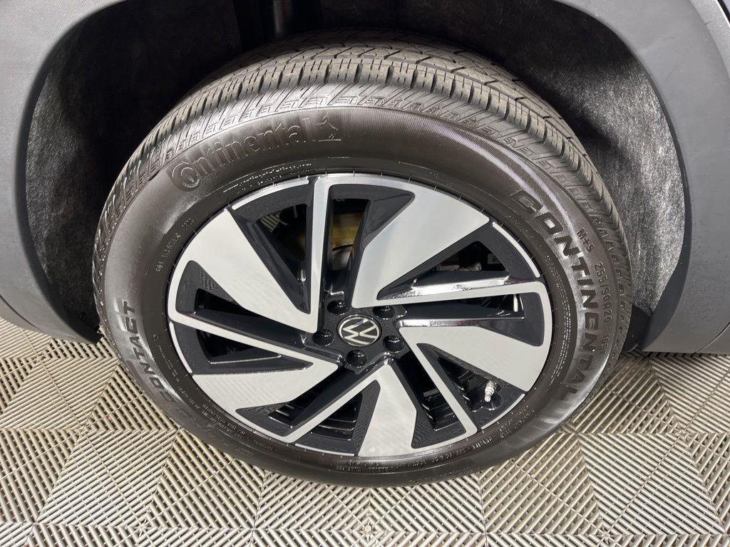 used 2024 Volkswagen Atlas car, priced at $33,670