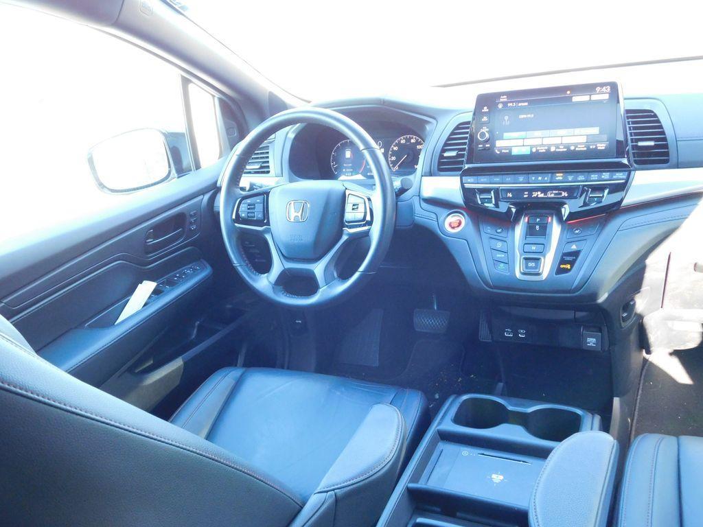 used 2025 Honda Odyssey car, priced at $40,530