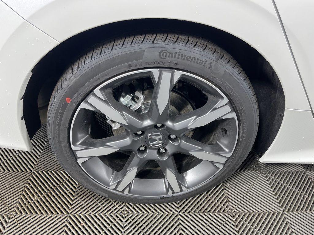 new 2026 Honda Civic Hybrid car, priced at $34,045