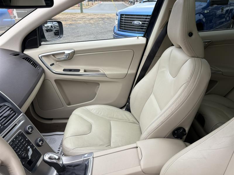 used 2013 Volvo XC60 car, priced at $8,700