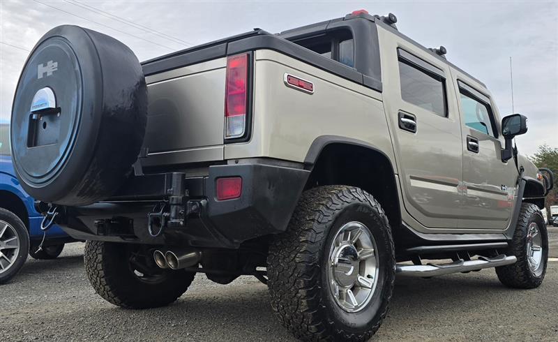 used 2005 Hummer H2 car, priced at $19,900