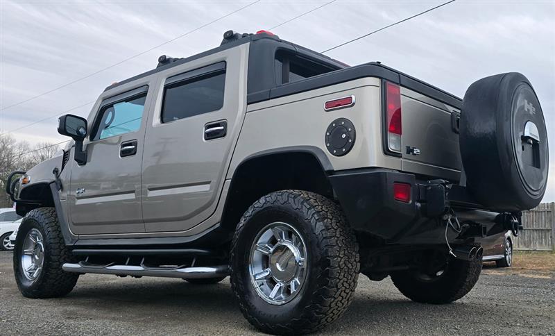 used 2005 Hummer H2 car, priced at $19,900