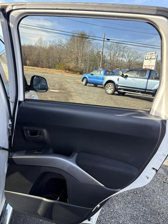 used 2008 Mitsubishi Outlander car, priced at $4,500