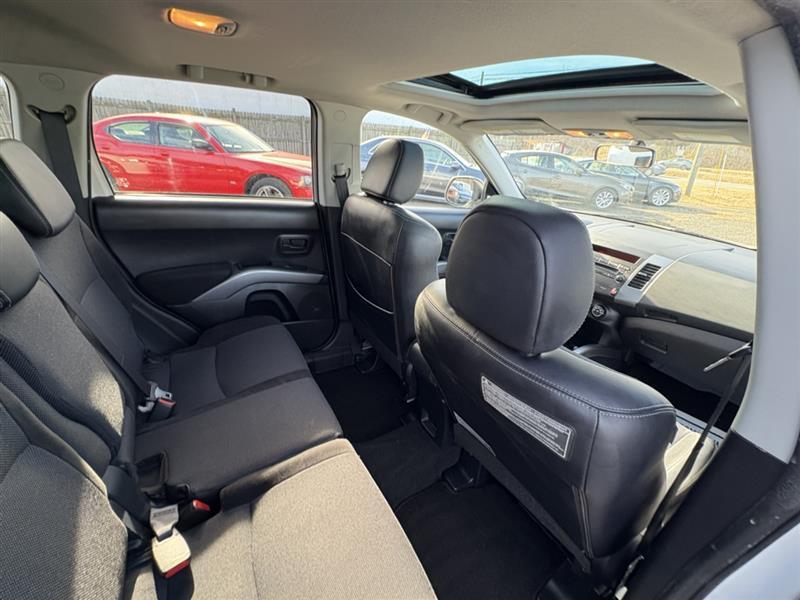 used 2008 Mitsubishi Outlander car, priced at $4,500