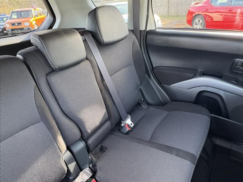 used 2008 Mitsubishi Outlander car, priced at $4,500