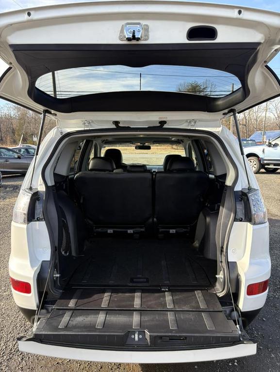 used 2008 Mitsubishi Outlander car, priced at $4,500