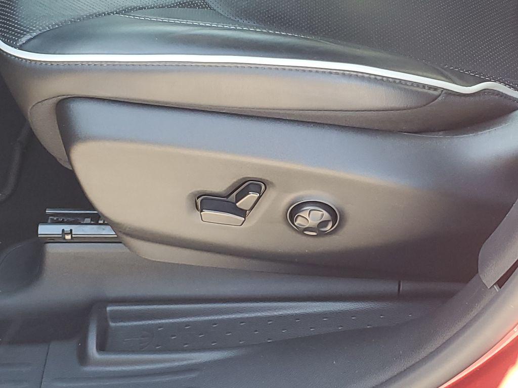 used 2025 Chrysler Pacifica car, priced at $33,833