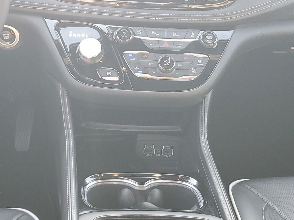 used 2025 Chrysler Pacifica car, priced at $33,833