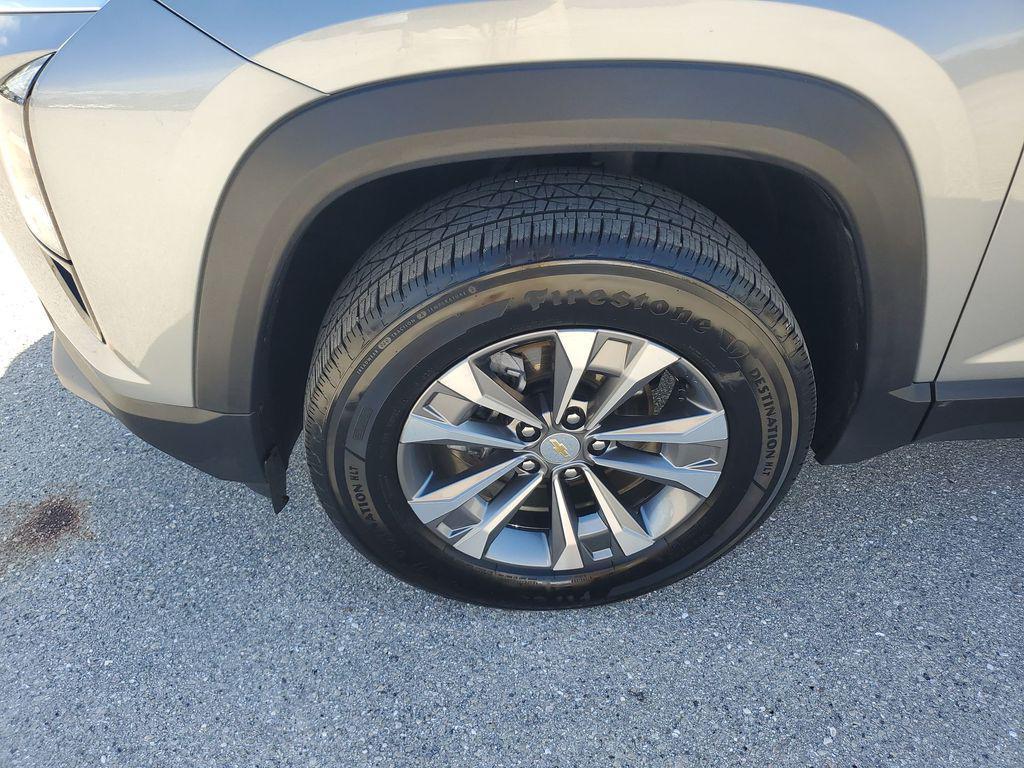 used 2025 Chevrolet Equinox car, priced at $22,521