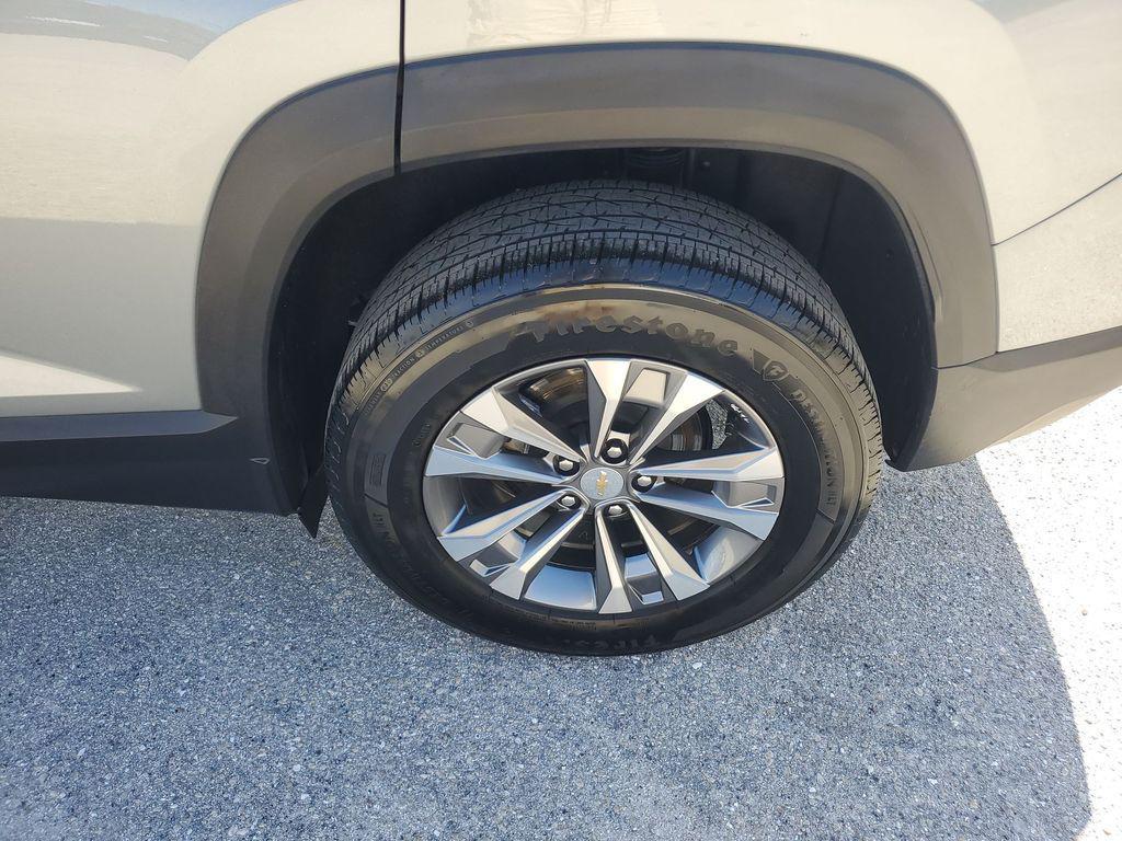 used 2025 Chevrolet Equinox car, priced at $22,521