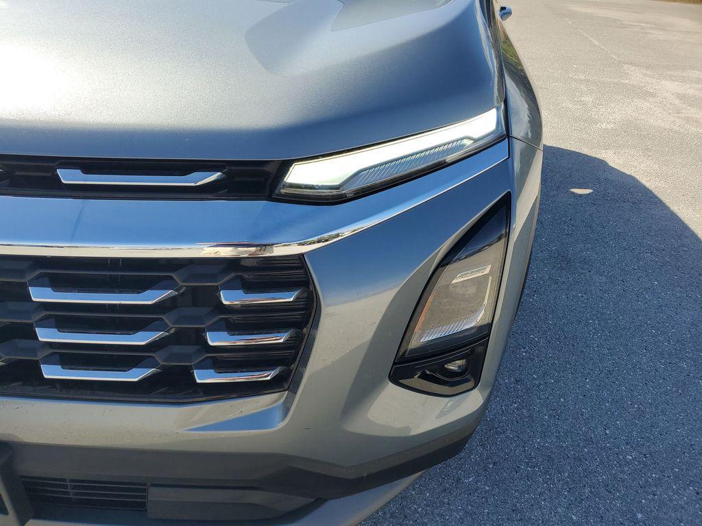 used 2025 Chevrolet Equinox car, priced at $22,521