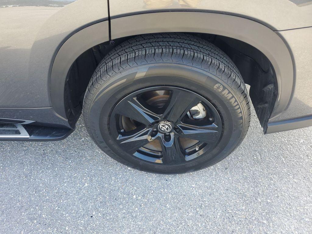 used 2023 Toyota Highlander Hybrid car, priced at $34,963