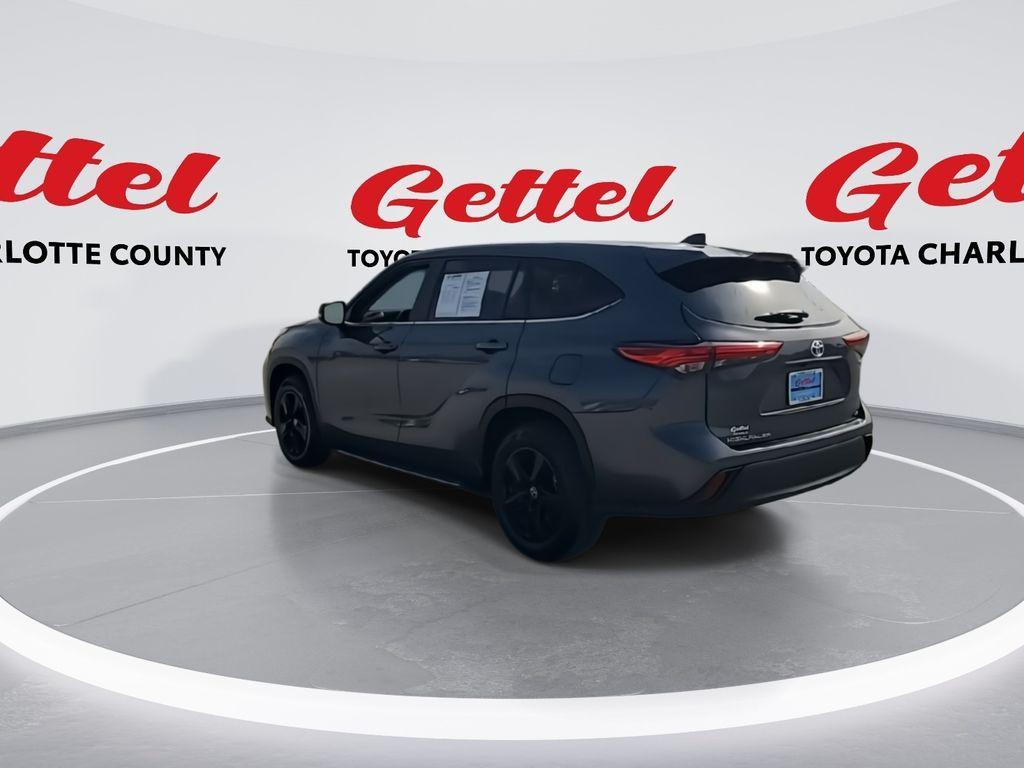 used 2023 Toyota Highlander Hybrid car, priced at $34,963