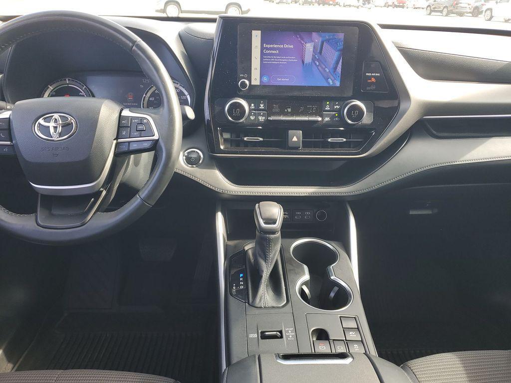 used 2023 Toyota Highlander Hybrid car, priced at $34,963