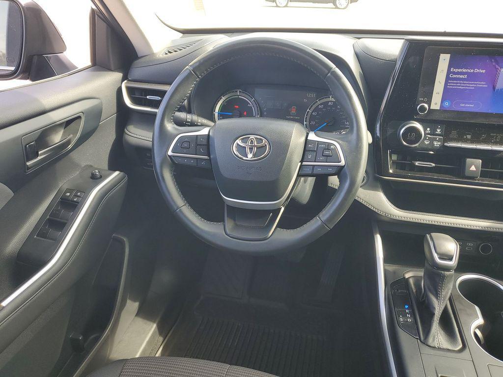 used 2023 Toyota Highlander Hybrid car, priced at $34,963