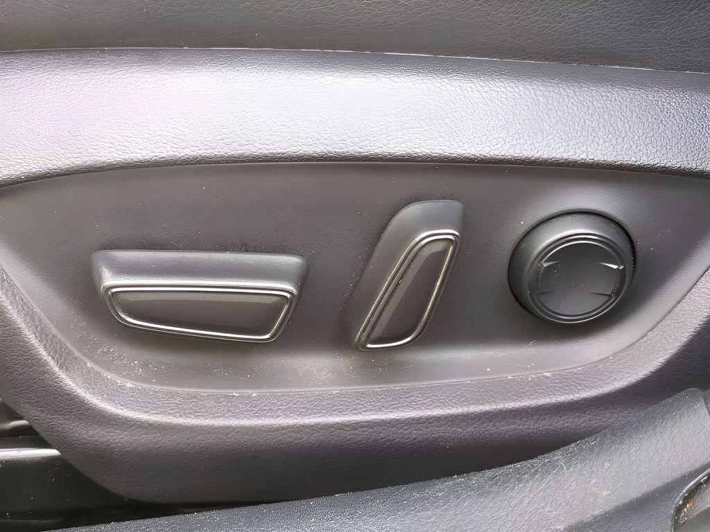 used 2022 Toyota Camry Hybrid car, priced at $27,887