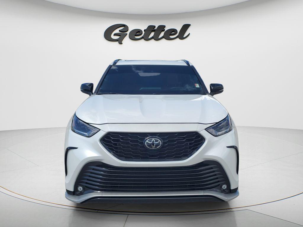 used 2023 Toyota Highlander car, priced at $37,058