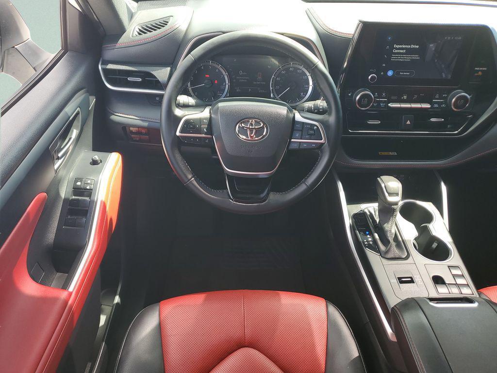 used 2023 Toyota Highlander car, priced at $37,058