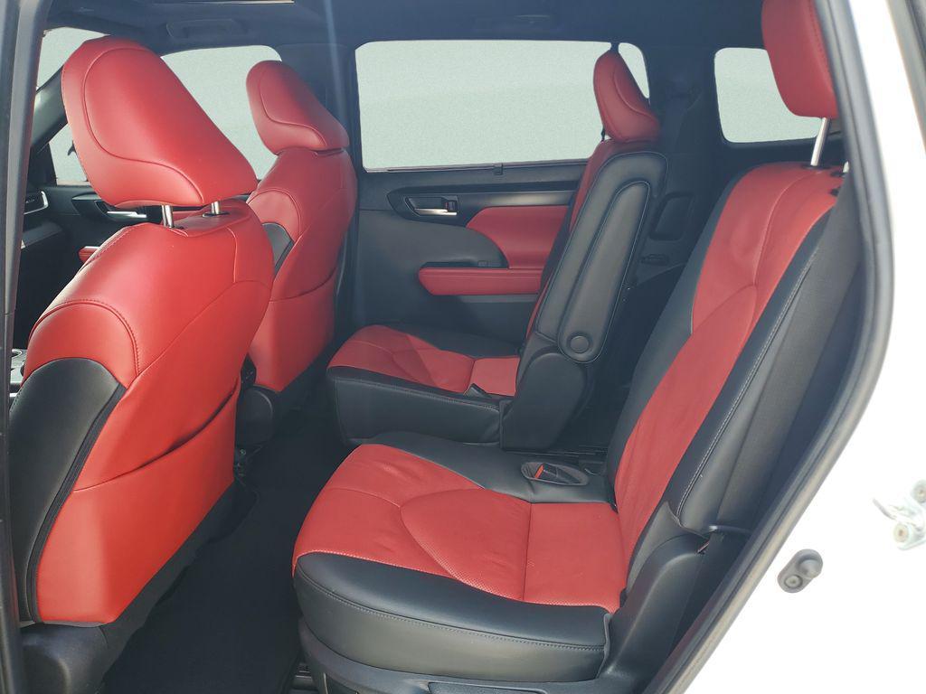 used 2023 Toyota Highlander car, priced at $37,058