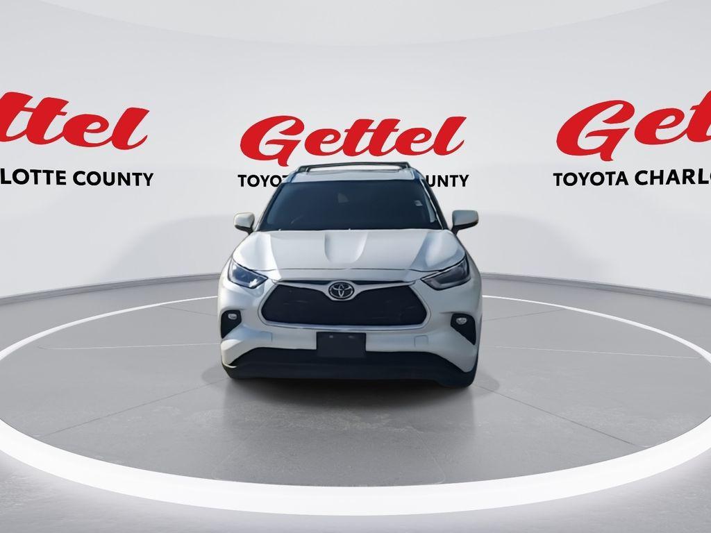 used 2021 Toyota Highlander car, priced at $31,984