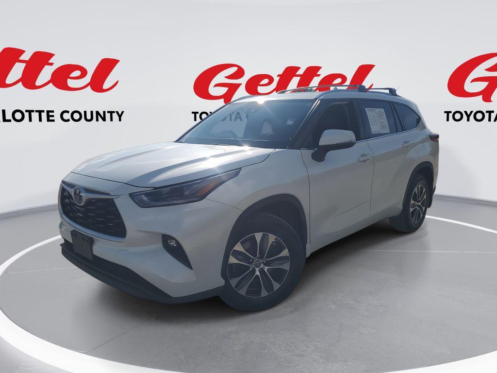 used 2021 Toyota Highlander car, priced at $31,984