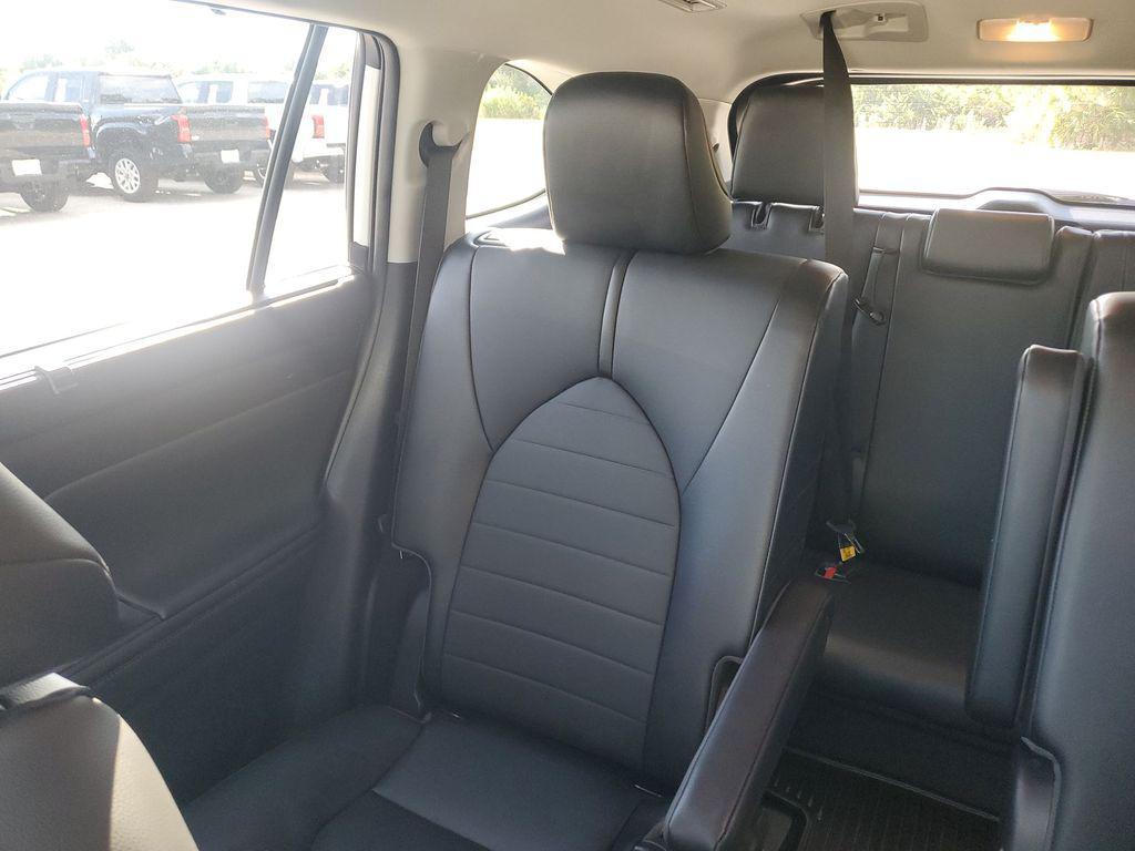 used 2021 Toyota Highlander car, priced at $31,984