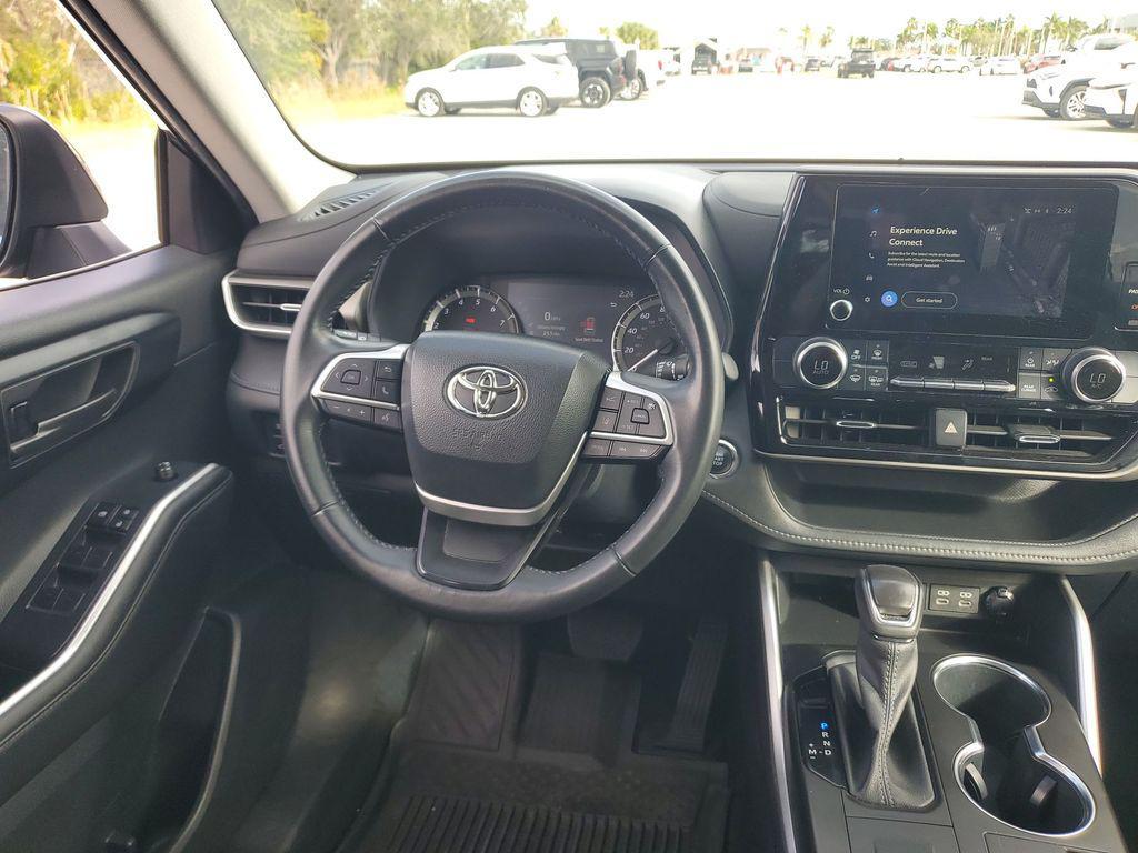 used 2023 Toyota Highlander car, priced at $28,770