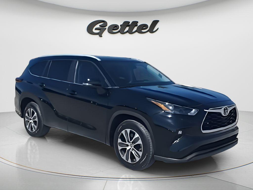 used 2024 Toyota Highlander car, priced at $32,800