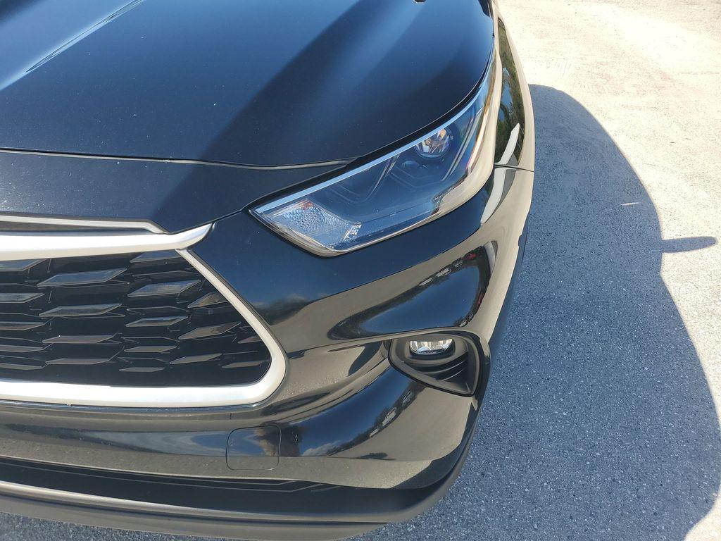 used 2024 Toyota Highlander car, priced at $34,984