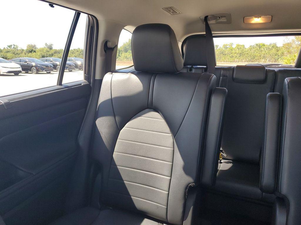 used 2024 Toyota Highlander car, priced at $34,984